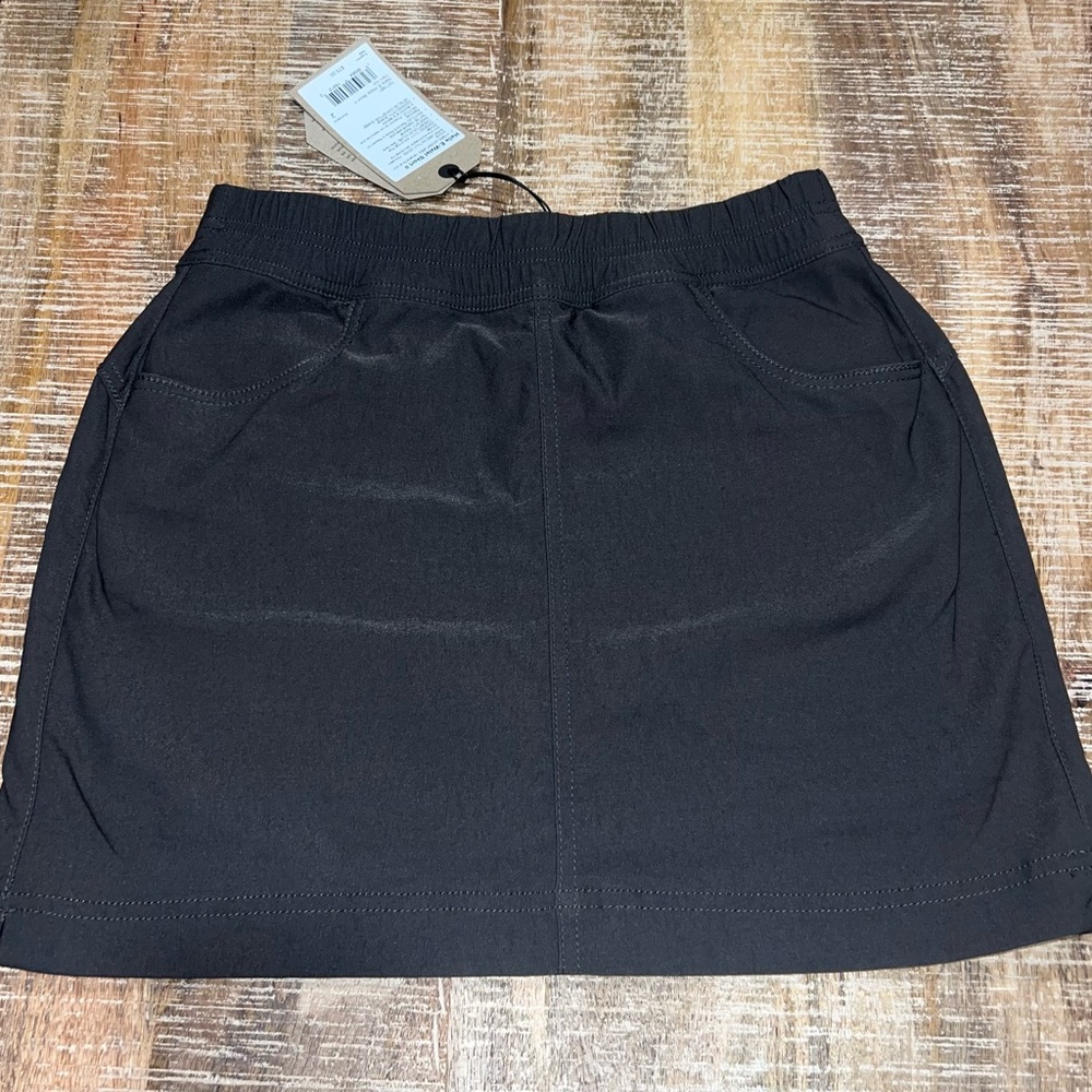 Prana Women's Dark Iron Skort Size 2 With front & back pockets! New with Tags!